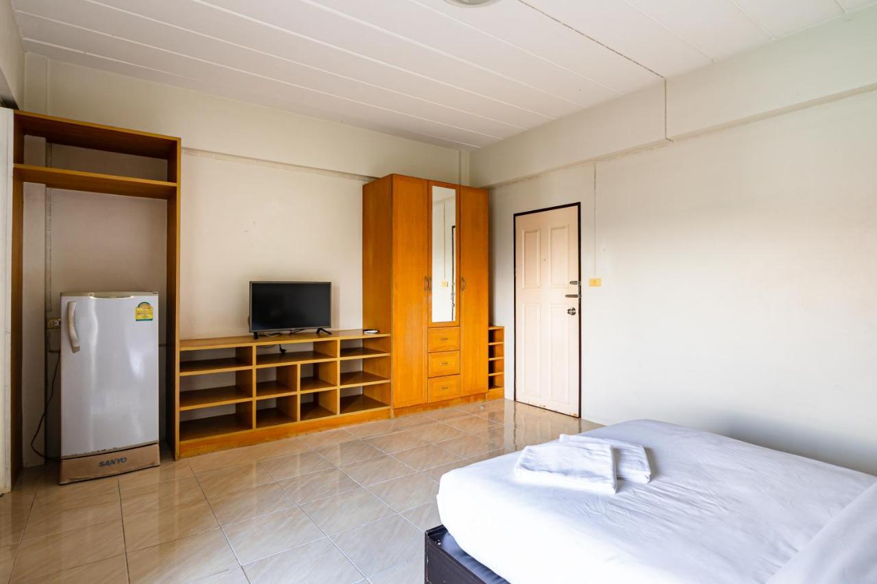Go Inn V สนามบิน Bangkok Exteriör bild