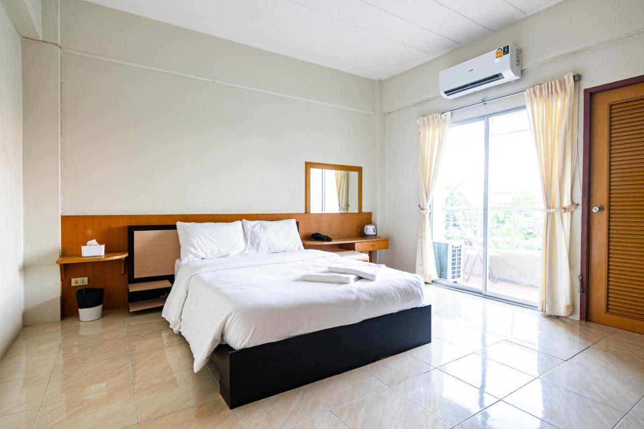Go Inn V สนามบิน Bangkok Exteriör bild