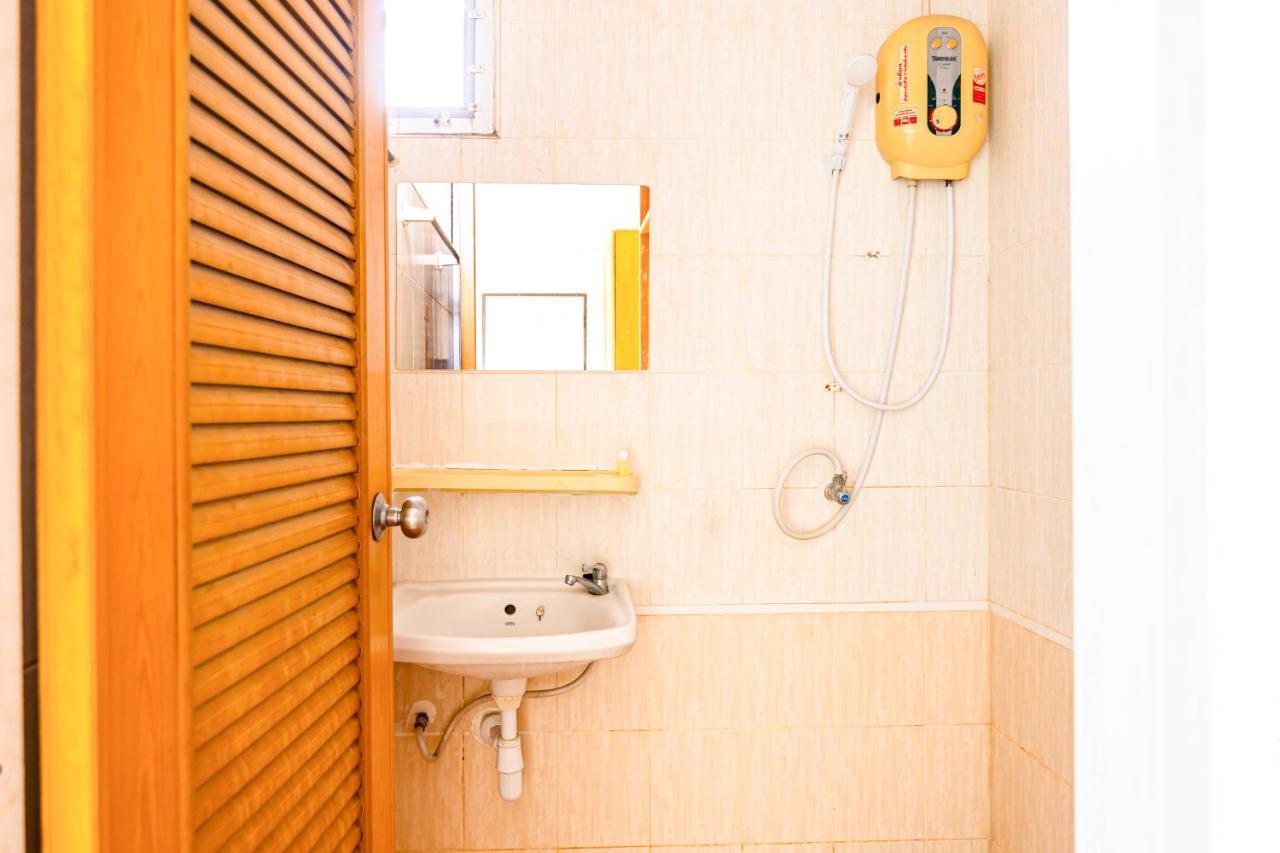Go Inn V สนามบิน Bangkok Exteriör bild